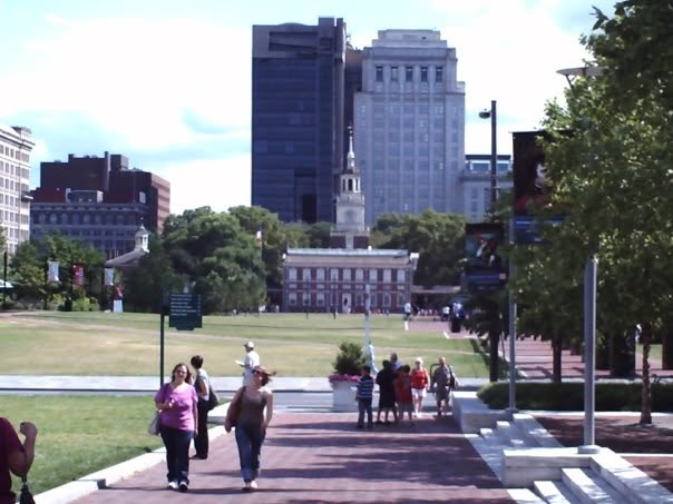 Independence Hall viewed across Independence Mall